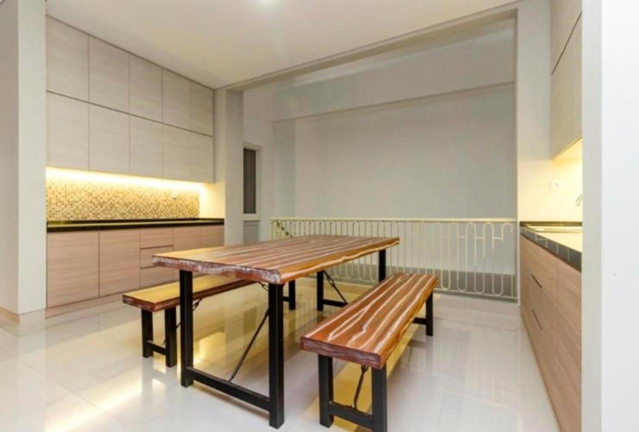 899 Patal Senayan Rumah tetamu Jakarta